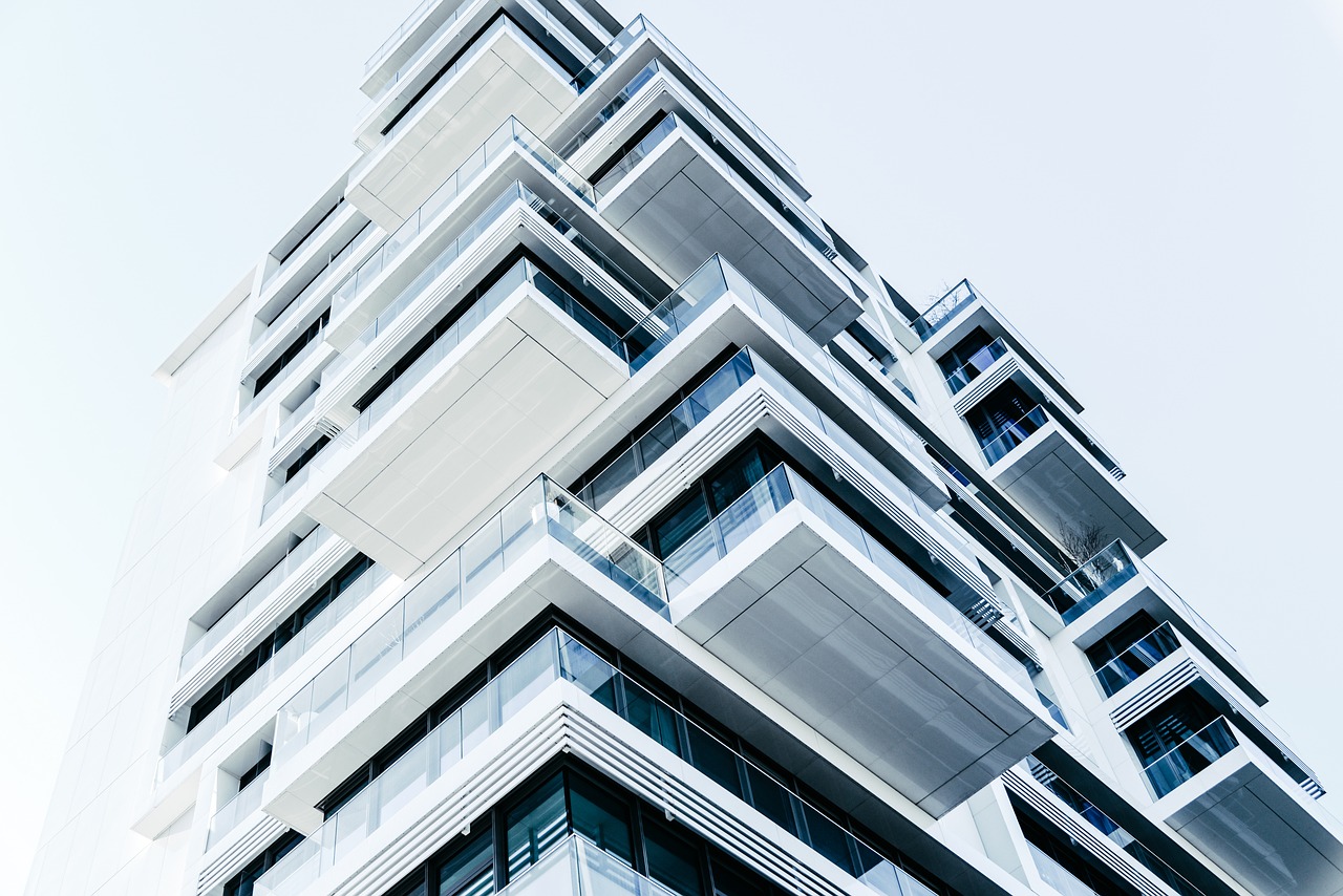 Balkonstatik Frankfurt - Professionelle Tragwerksplanung für Stahl-, Holz- und Betonbalkone